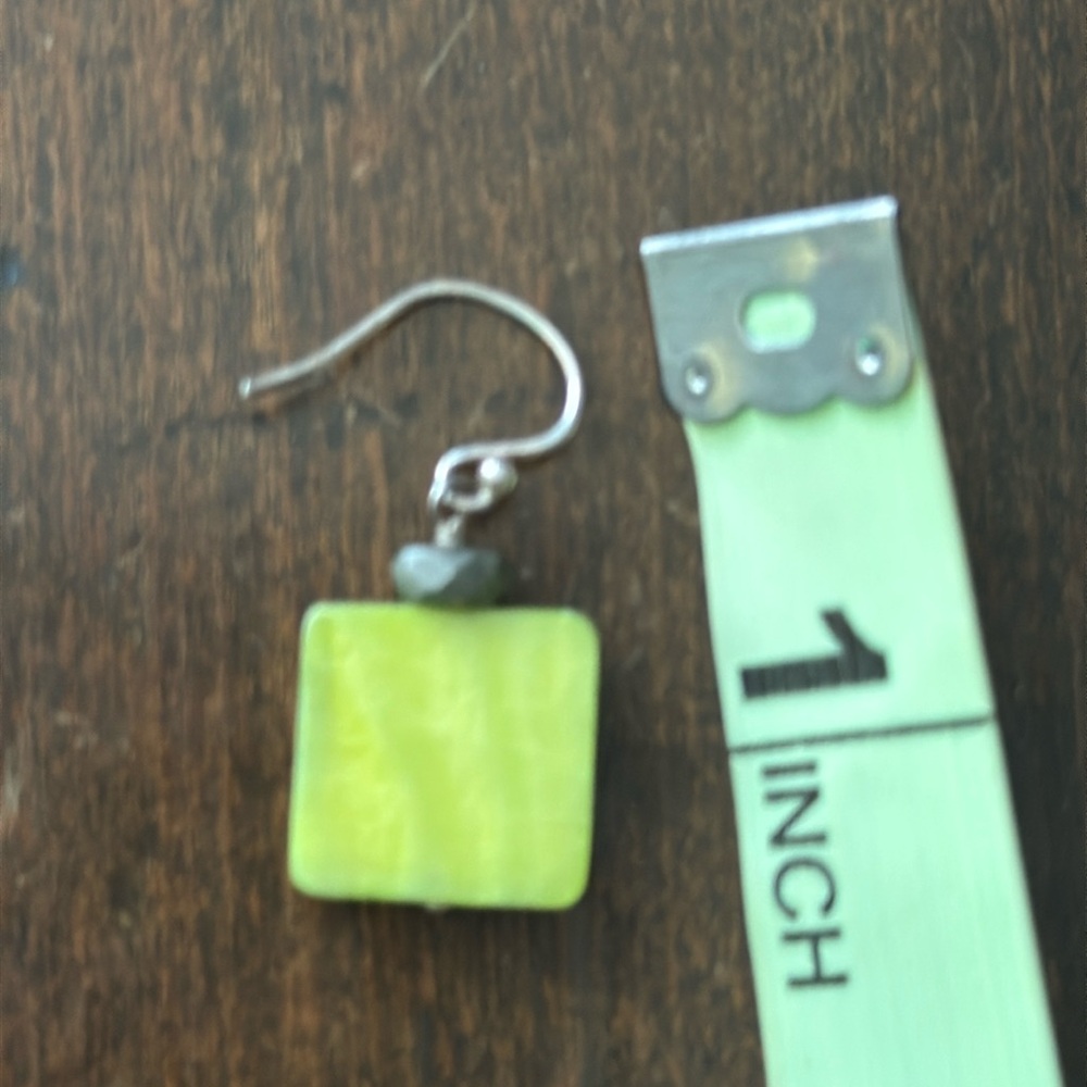 Silpada Lime Green Mother of Pearl Square SINGLE Earring W1134 - Picture 3 of 3